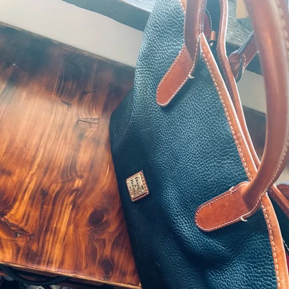 🖤 Dooney & Bourke Black and Brown Leather Purse.🖤 - Picture 4 of 12